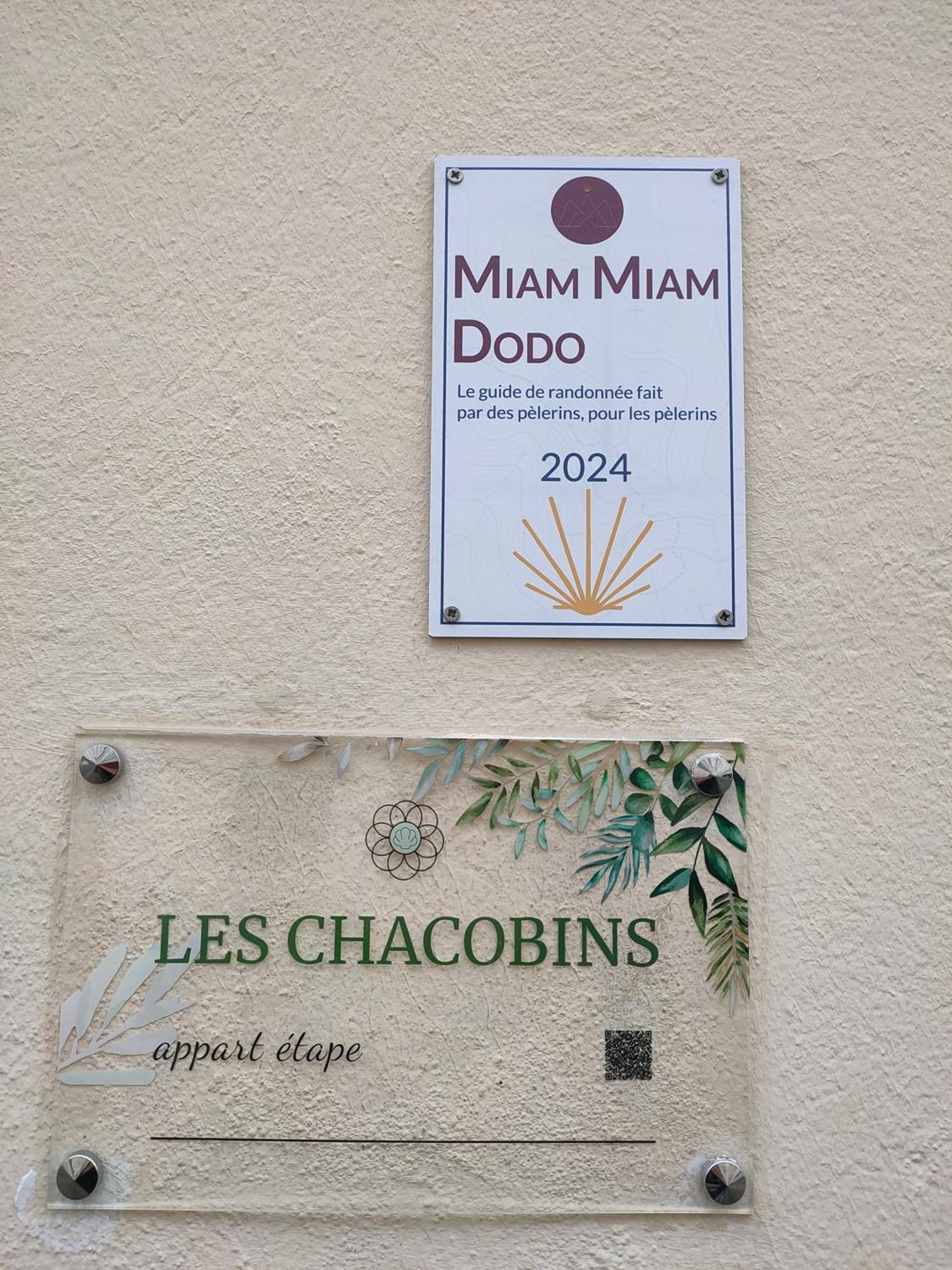 "Les Chacobins" - Appart'Etape Avec Garage Velos Ла-Реоль Номер фото